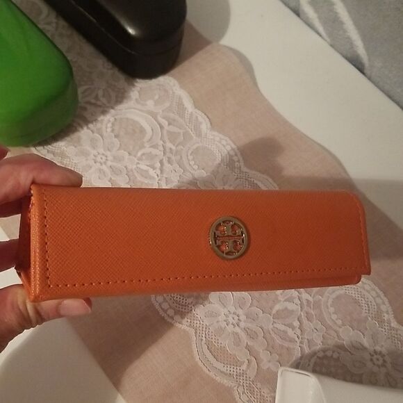 4 DESIGNER SUNGLASS CASE LOT Kate spade, Michael Kors, Torry Burch, - Picture 6 of 15